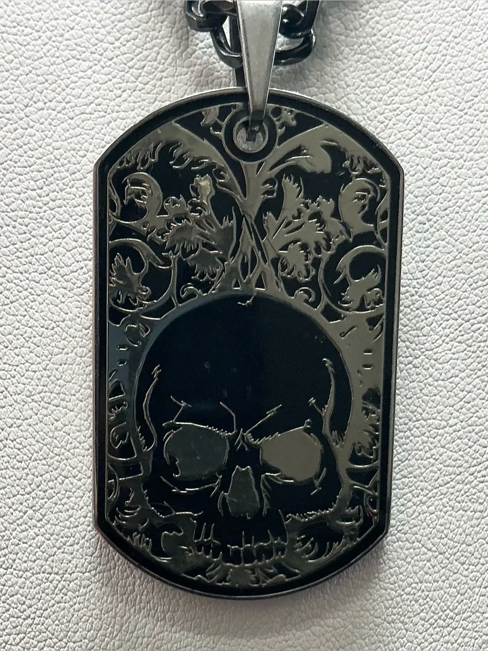 MEN’S BLACK AND GUNMETAL DOG TAG STYLE SKULL NECKLACE